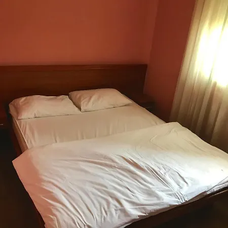 Smjestaj Brajovic بيت شباب
